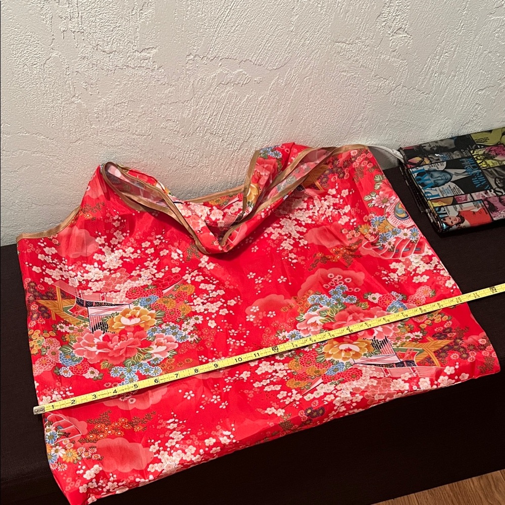 #1082**Floral Red Tote Bag - Picture 6 of 12
